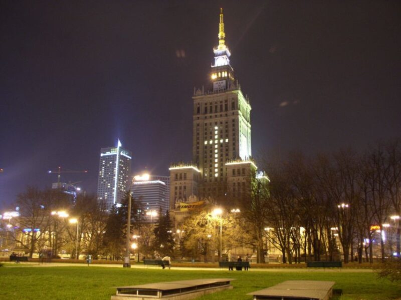 Warsaw: Old Town Highlights Private Walking Tour - Full-Day Immersion with the 6-Hour Tour