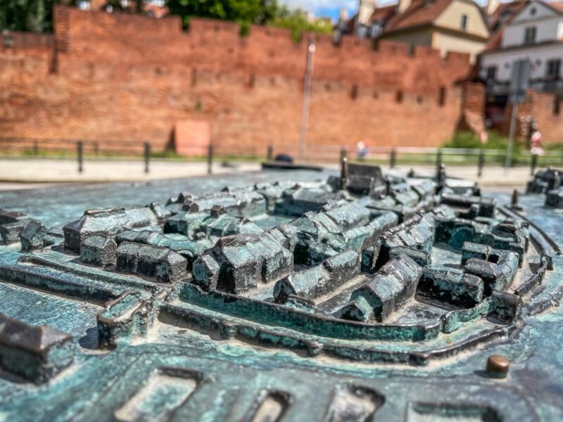 Warsaw: Old Town Highlights Walking Tour in English - Practical Tips for a Great Experience