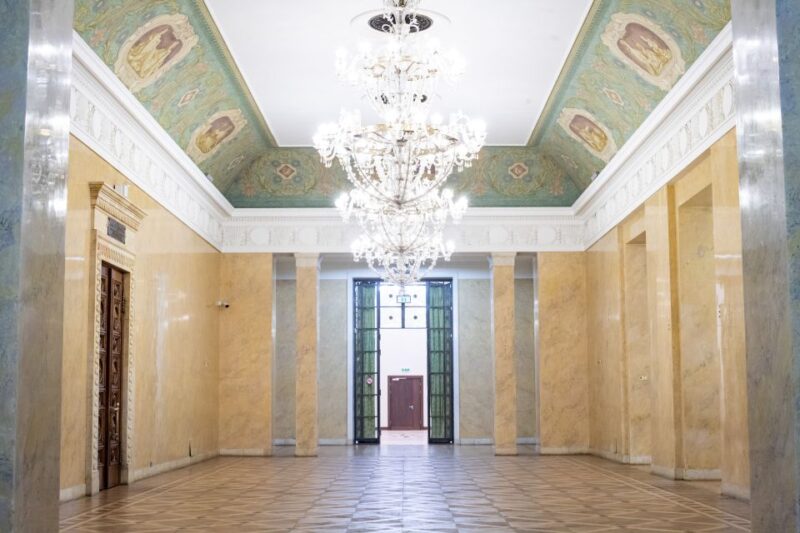 Warsaw: Palace of Culture and Science Tour with Terrace - Exploring the Interiors of the Palace