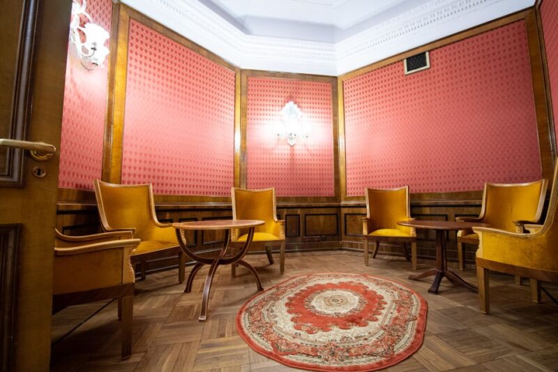 Warsaw: Palace of Culture and Science Tour with Terrace - Accessibility and Physical Considerations