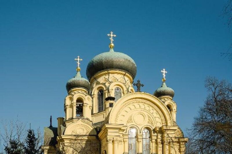 Warsaw: Praga District Tour with Vodka Museum and Tasting - Walking Past Communist Blocks and Soho Post-Industrial Zone