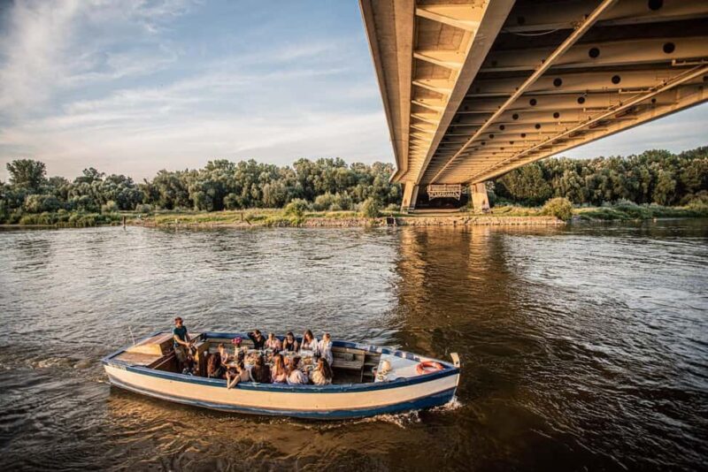 Warsaw: Private Cruise on a wooden boat - max. 12 pax - The Intimate Atmosphere on a Wooden Boat