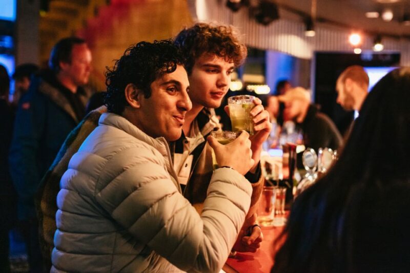 Warsaw: Pub Crawl with Optional 1-Hour Open Bar - The Experience of the Guides and Crowd