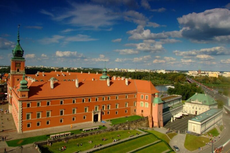 Warsaw: Skip-the-Line Royal Castle Guided Tour - The Professionalism of the Tour Guide