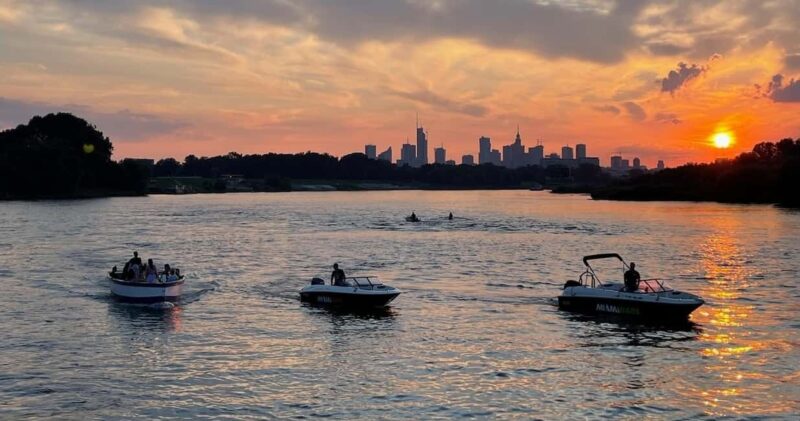 Warsaw: Sunset Vistula Cruise - 80s Vibes, Music & Prosecco - Exclusive Access to Warsaw’s Iconic Panorama