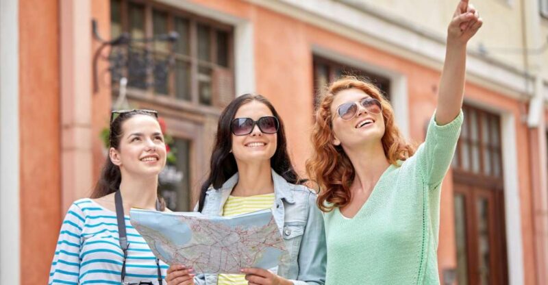 Warsaw Uprising and WWII Old Town Walking Tour with Museum - The Guide’s Expertise and Multilingual Support