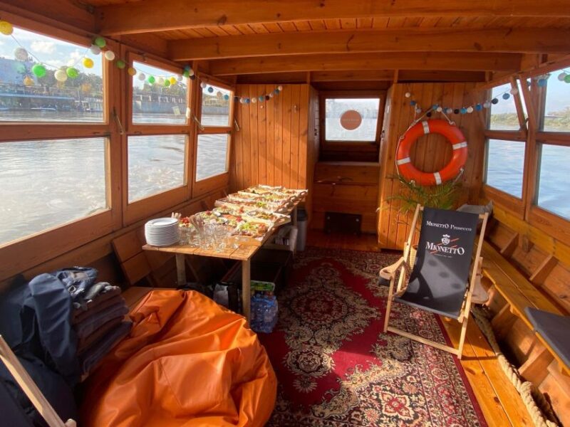 Warsaw: Vistula River Sunset Cruise with Welcome Drink - Who Will Enjoy This Tour?