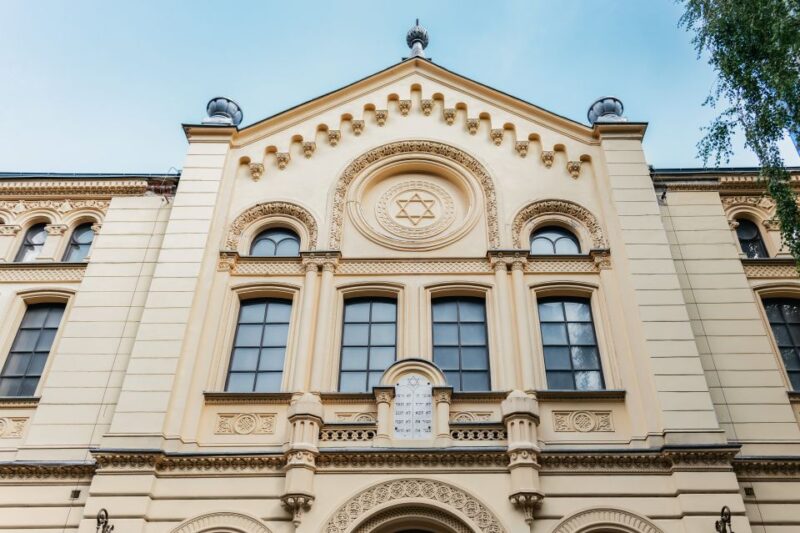 Warsaw: Warsaw Ghetto Private Walking Tour with Hotel Pickup - Key Points