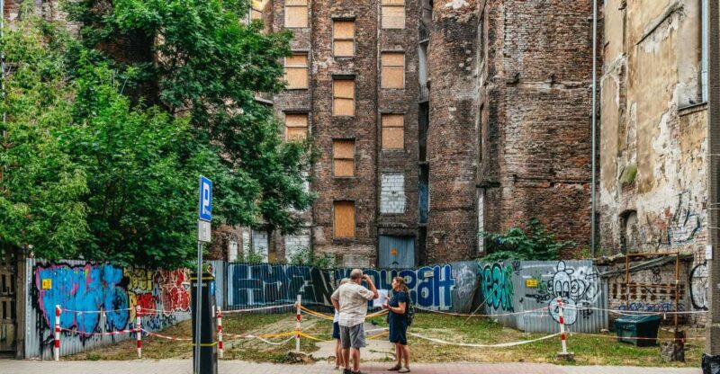 Warsaw: Warsaw Ghetto Private Walking Tour with Hotel Pickup - Visiting Key Sites: Ghetto Walls, Last Street, and Synagogue
