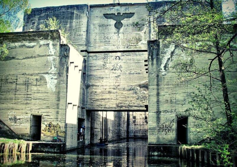 Warsaw: Wolf's Lair & Swieta Lipka Small-Group Tour + Lunch - Enjoying a Traditional Polish Lunch