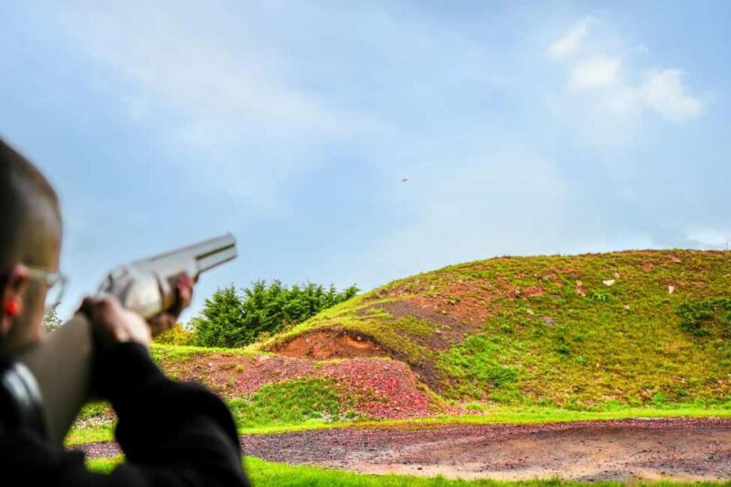 Warwick: Clay Pigeon Shooting Experience with Instructor - Exciting Clay Pigeon Shooting in Warwick with Expert Instructors