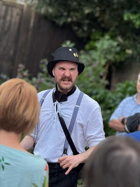 Warwick: Ghost, Crime & Murder Walking Tour - Accessibility and Practical Tips