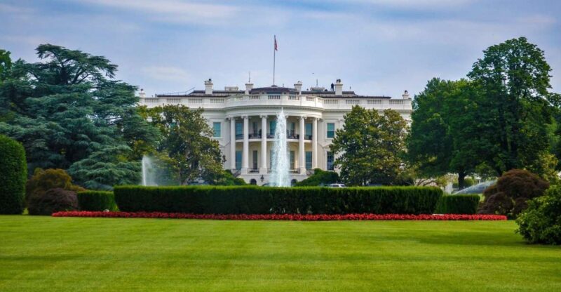 Washington DC: Bus Tour to the Highlights of the Capital - Starting Point at the U.S. Navy Memorial Plaza