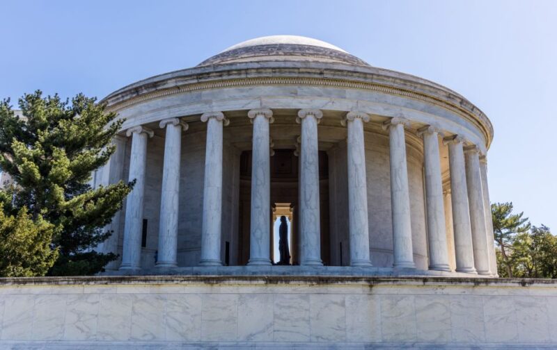 Washington DC: Bus Tour to the Highlights of the Capital - Walking Tours of Key Monuments