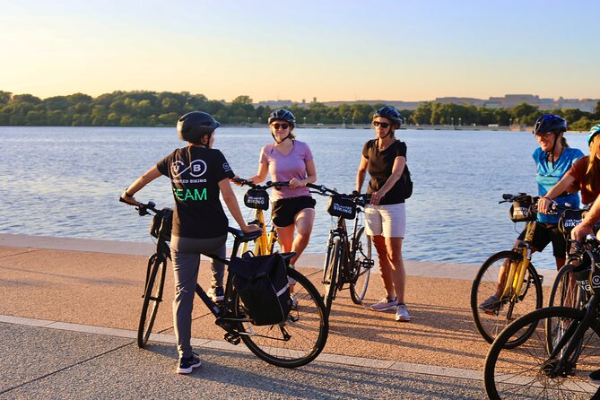 Washington DC Monuments Bike Tour - The Group and Guide Experience