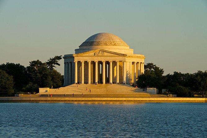 Washington DC Monuments by Moonlight Tour by Trolley - Key Points