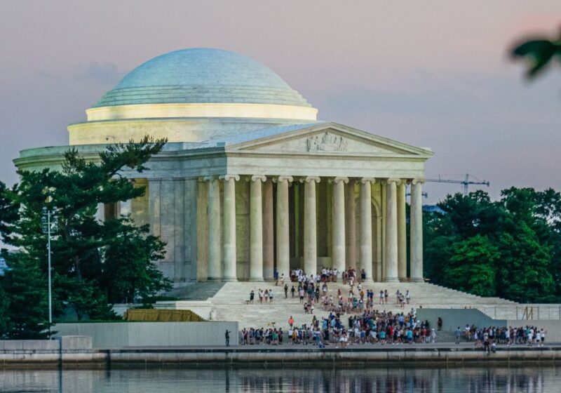 Washington DC: National Mall Night Bus Tour - Accessibility and Comfort During the Tour