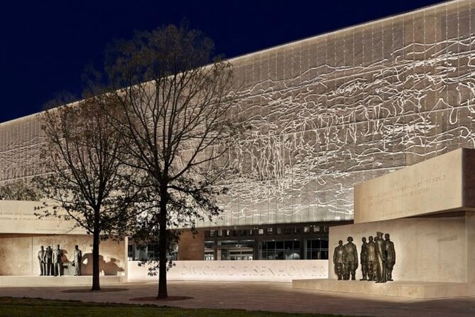 Washington DC Night-Time City Tour - The White House and Passing Landmarks