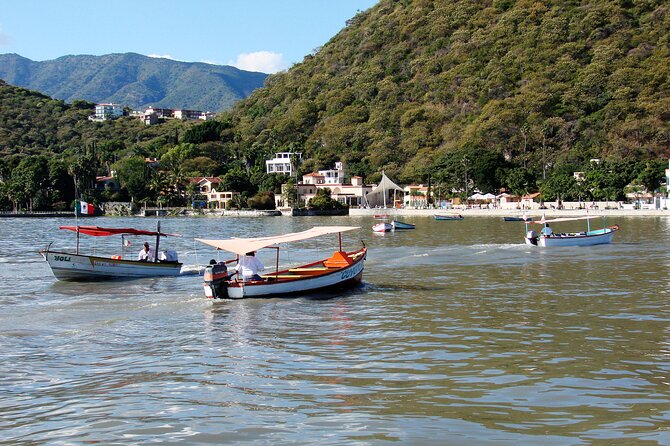Water TOUR - Lakes, Islands, Fortresses and Artisan Workshops - Discover the Water TOUR - Lakes, Islands, Fortresses, and Artisan Workshops in Guadalajara