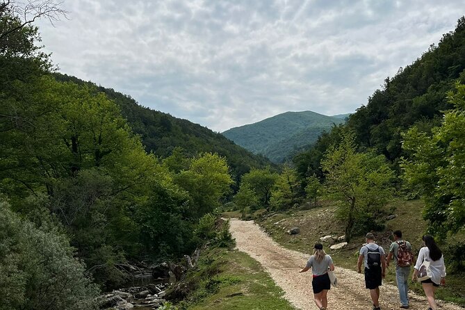 Waterfalls and wine flows - Bogova waterfall and Alpeta Winery Winetasting tour - FAQ About the Waterfalls and Wine Flows Tour