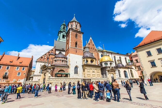 Wawel Castle and Cathedral with St Mary Basilica tour - Strolling Through Kraków’s Old Town on Ulica Grodzka