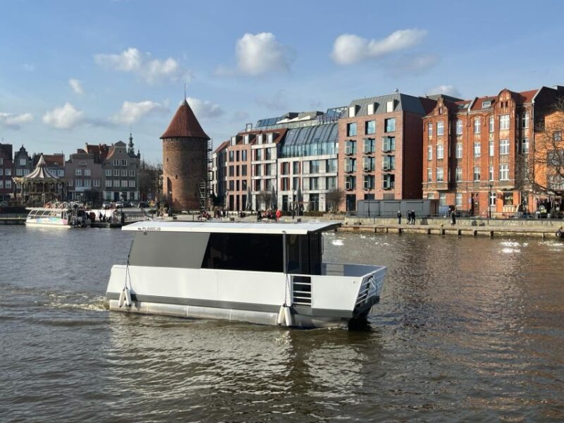 WE HAVE A HEETING AND YOU CAN PLAY YOUR OWN MUSIC ! BE A DJ - Enjoy a 1.5-Hour Boat Cruise in Gdansk with Personalized Music and Stunning Views