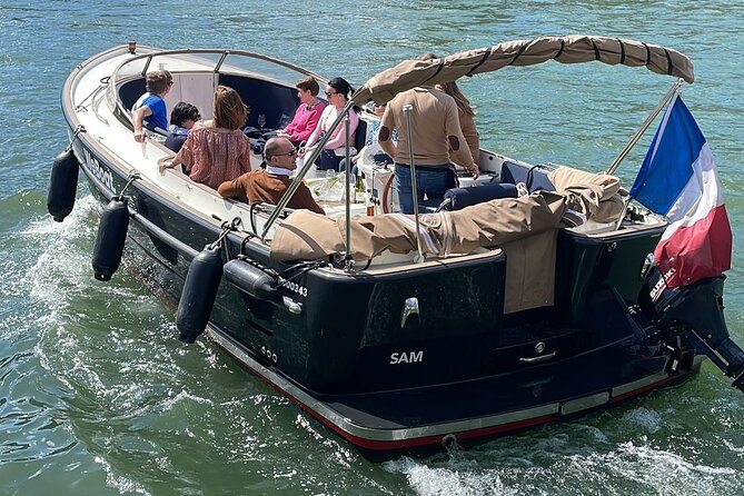 We Paris - Viewing the Eiffel Tower from the Water