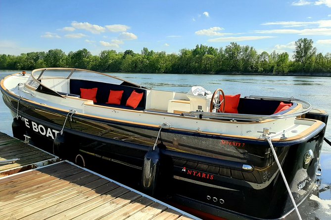 We Paris - The Artistic View of the Louvre Museum