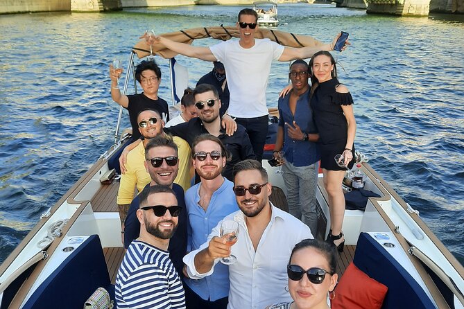 We Paris - Onboard Drinks and Software Access