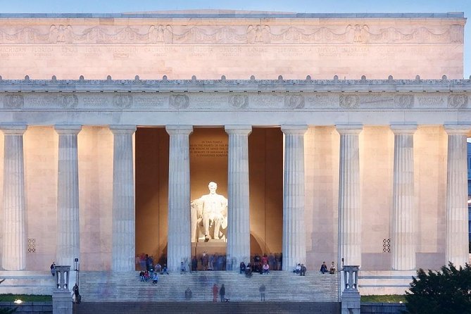 WE THE PEOPLE TOUR ~ (4 Hour) Option 2 - U.S. Marine Corps War Memorial: Honoring Marine Fallen