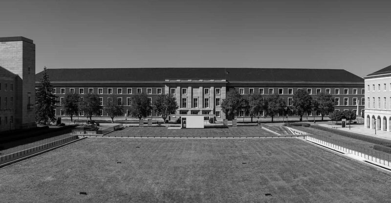 Weimar: Private walking tour of the Weimar Republic and National Socialism - The Early Nazi Influence at Hotel Elephant