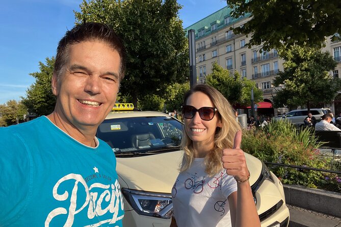 Welcome/Farewell SightseeingTaxi Tour +Transfer from/to the airport - Berlin’s Most Iconic Landmark: Brandenburg Gate