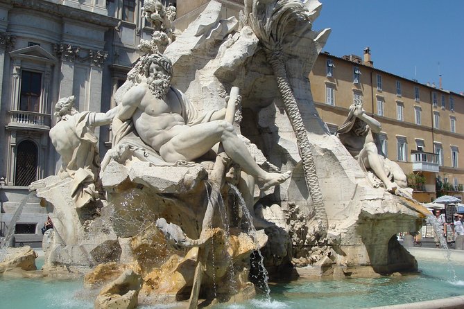 Welcome Rome Semi private walking tour - The Trevi Fountain and the Coin-Toss Tradition