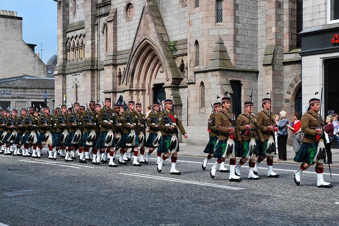 Welcome to Aberdeen: Private 2-hour Highlights Walking Tour - Weather and Physical Considerations