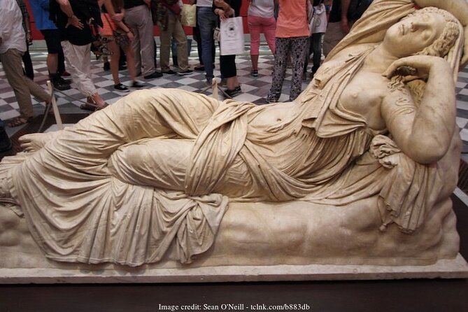 Welcome to Florence: Private 2.5-hour Highlights Walking Tour - Exploring Florence’s Political Heart: Piazza della Signoria