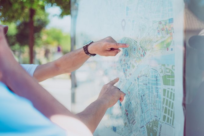 Welcome to your Essential Orientation Tour - Discovering the Heart of Barcelona: From Portal de lAngel to Plaça de Sant Jaume
