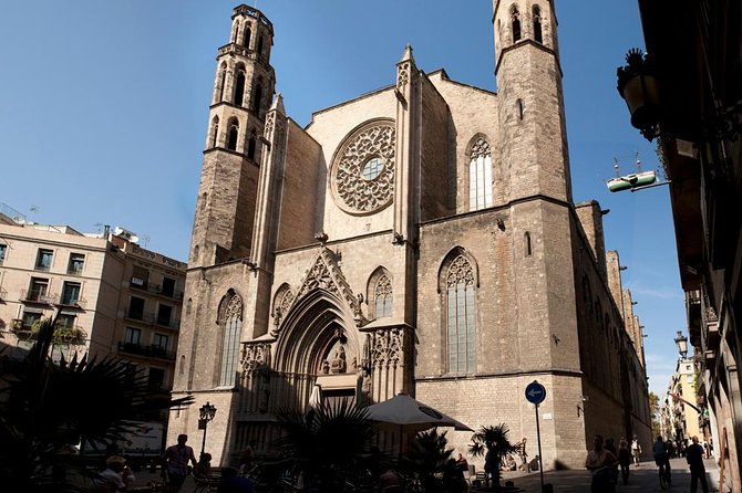Welcome Tour in Barcelona - Admiring the Basilica de Santa Maria del Mar from Outside