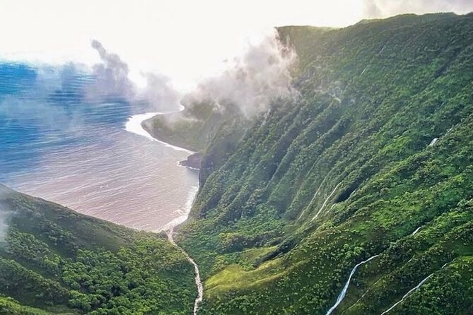 West Maui and Molokai 60-Minute Helicopter Tour - The Experience Includes Close-Up Views of Maui’s Waterfalls and Volcanoes