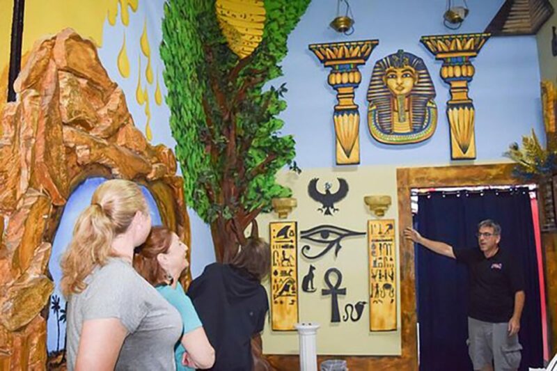 West Palm Beach: 45-Minute Candy Evolution Tour with Guide - A Sweet Introduction to Candy at Bulk Candy Store