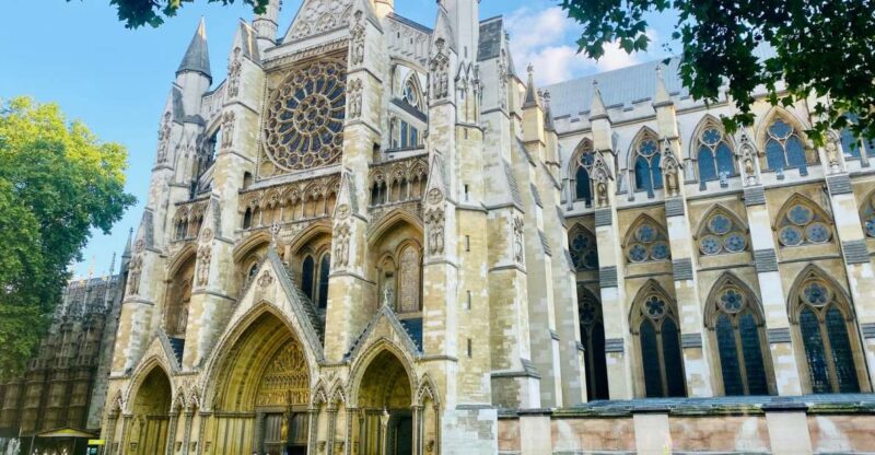 Westminster Abbey Skip-the-Line Entry and Private Tour - Visiting Royal Burial Sites and Notable Monuments