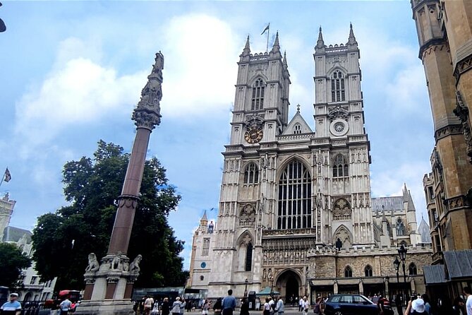 Westminster Abbey Tour for Kids with Sightseeing Walk in Westminster London - Exploring the Westminster Areas Iconic Landmarks