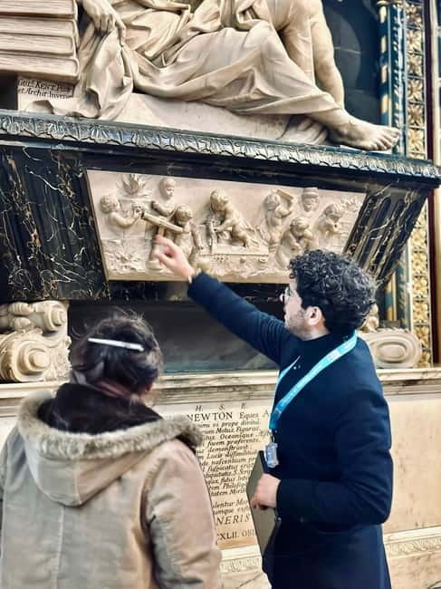 Westminster Abbey Tour with Changing of the Guard and Royal Palaces - Exploring Buckingham Palace and St. James’s Palace