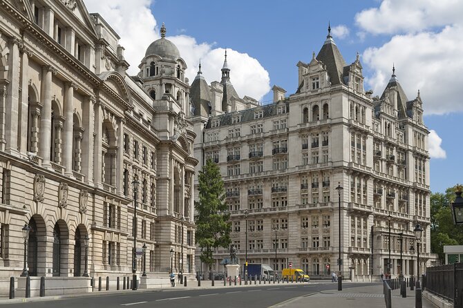 Westminster and Tower of London Walking Tour - Buckingham Palace and the Changing of the Guard