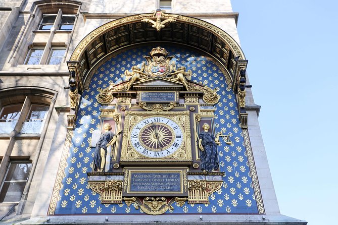 Where Paris was Born: A Self-Guided Audio Tour of Île de la Cité - Under the Equestrian Statue of Henri IV