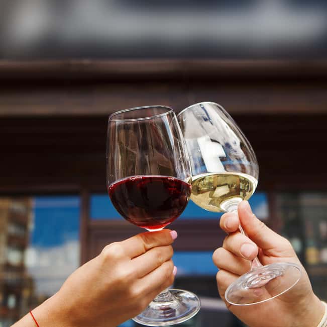 White & Red - Short tour with wine in Würzburg - Discover Würzburg with Wine and History in Just One Hour