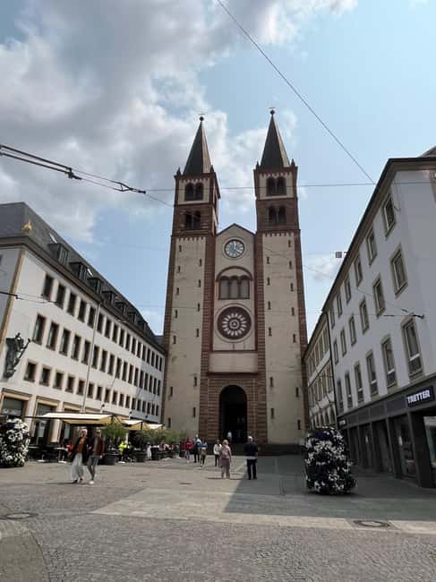 White & Red - Short tour with wine in Würzburg - Practical Details: Meeting Point, Accessibility, and Booking