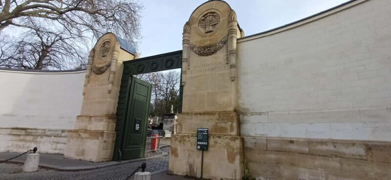 Who Killed Victor ? Escape Game at Père Lachaise Cemetery - Practical Details of the Meeting Point