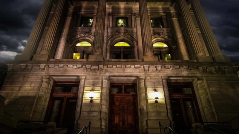 Wicked Wraiths of White River: Indianapolis Ghost Tour - The Stories Behind Indianapolis’ Haunted Sites