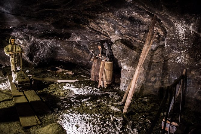Wieliczka Salt Mine Tour from Krakow - The Guide: Knowledgeable and Engaging