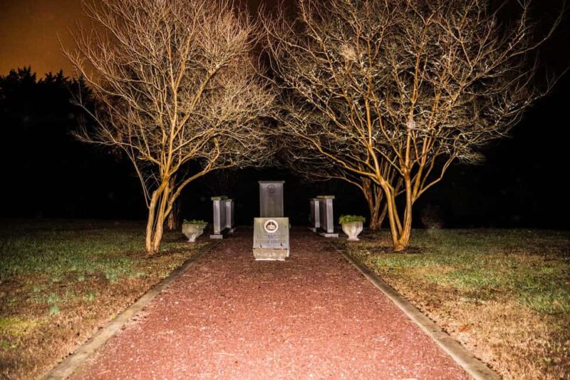 Williamsburg: Echoes of Twilight Late-Night Ghost Tour - What to Bring and What to Expect